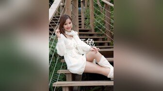 江西服装学院大学生  抓着小母狗的马尾辫，然后用力的冲击着别人女友的屁股，这种感觉你们想知道吗？母狗的叫声很悦耳