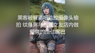 胡渣大叔双飞超卖力口交，大叔一脸享受，换着玩耍，开心极了女上位骑上来