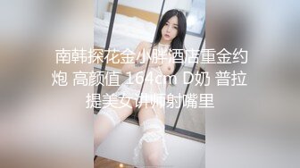 把漂亮大奶大屁屁女友拉进厕所后入