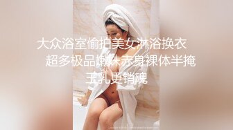 走运的胖小夥假期开车带女友和她漂亮美女闺蜜外地度假