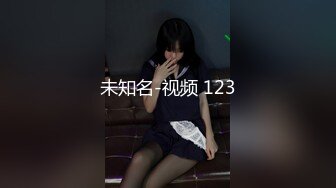 2/5最新 夫妻直播赚钱老公上就舔逼呻吟起来拿个道具捅穴VIP1196