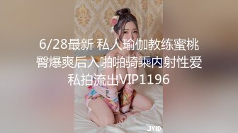 路边公厕全景偷拍高跟美少妇肥美嫩鲍鱼❤️没带纸手抹逼