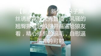 小少妇激情3P让两大哥揉奶玩逼 #少妇 #3P