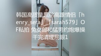 绿帽男回到家，发现自己的44岁熟女老婆和情人在家偷情操逼，太刺激了